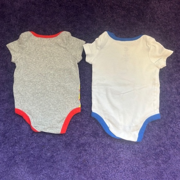 0-3 month Disney's Incredibles Onesies (x2) - Picture 2 of 3